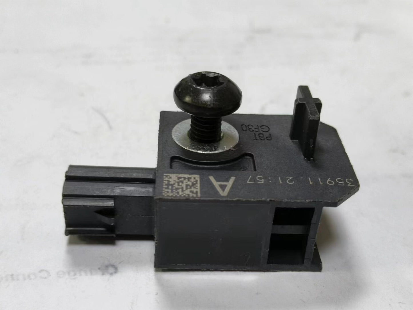 The new left-side impact collision sensor is suitable for the GimChill Acadia, for Buick Enclave, and for Chevrolet 13574936.