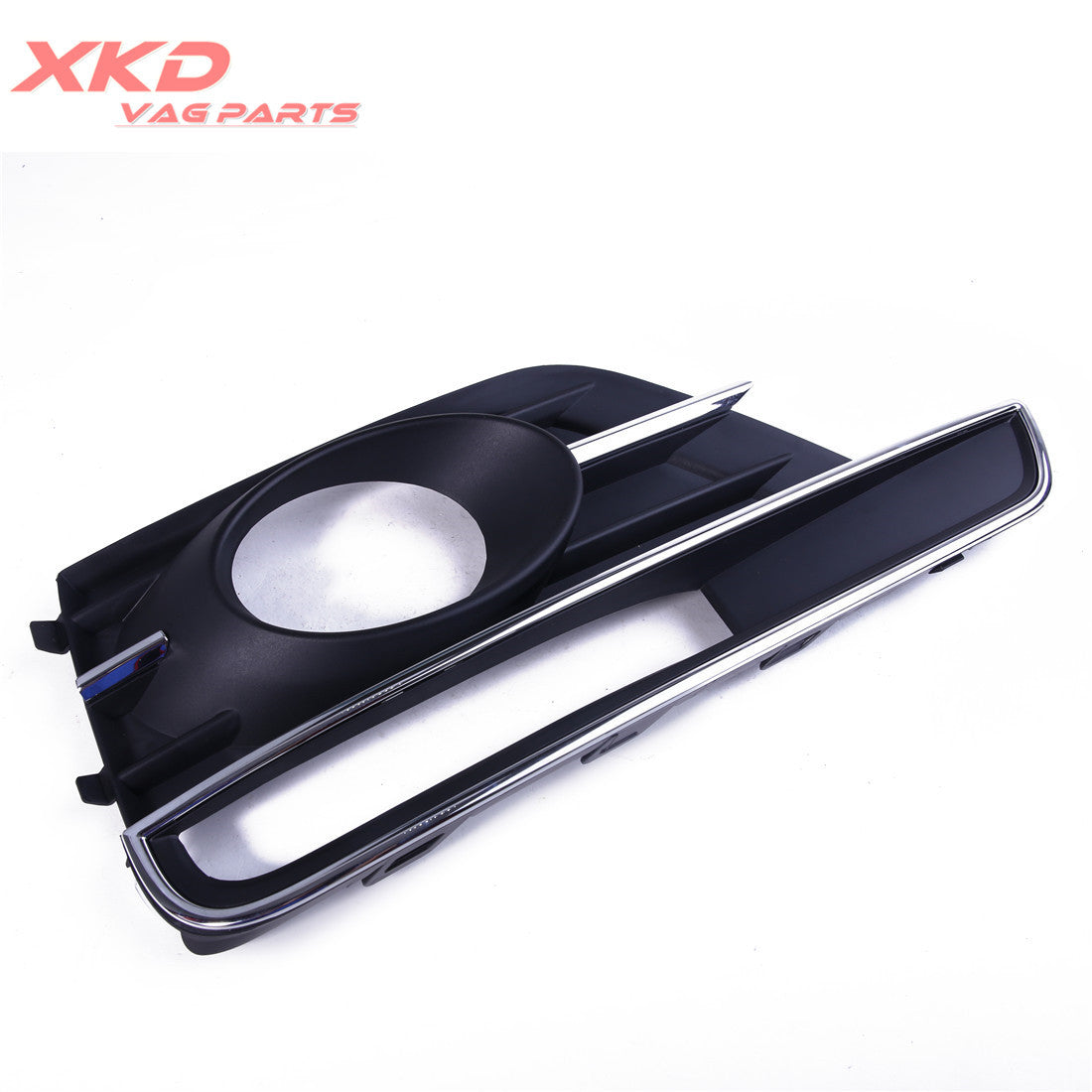 The front left chrome fog light grille is suitable for the for Volkswagen Beetle convertible.