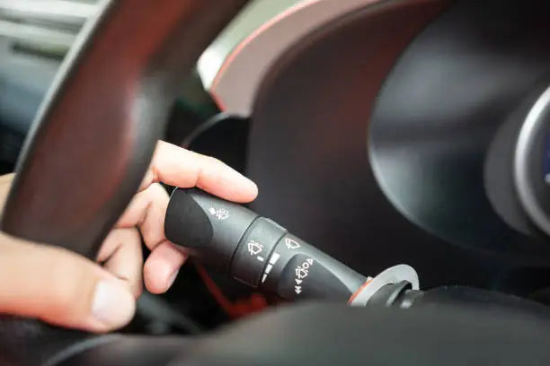 The Benefits and Cost of Right Turn Signal: How It Works and Why You Need It
