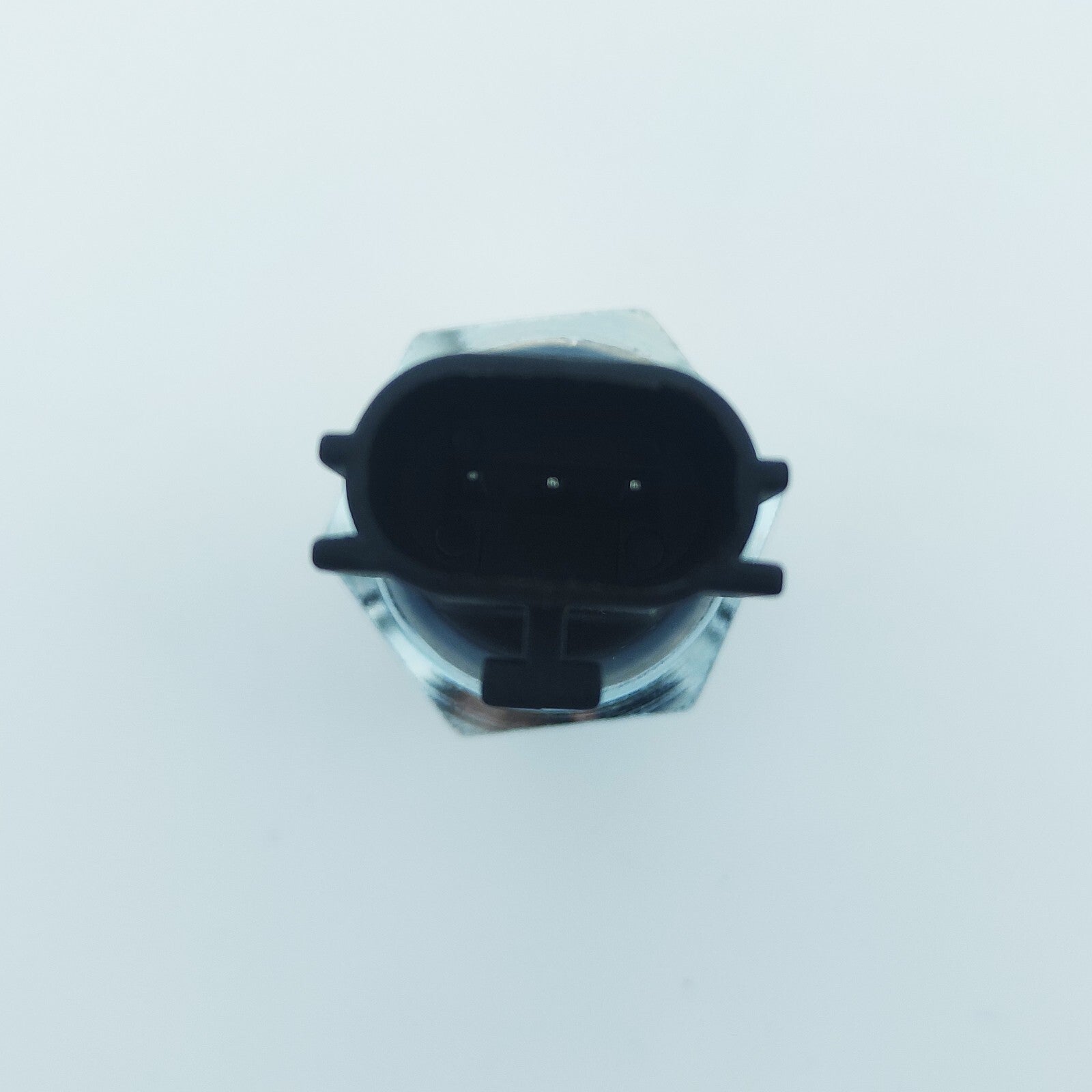 New Fuel Rail Pressure Sensor 25070-CD00A