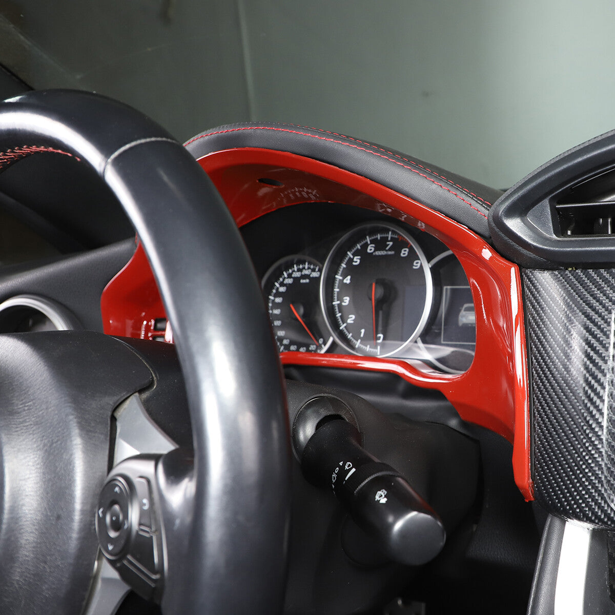 Red alloy shift gear panel cover with scratch-resistant trim for Toyota FJ Cruiser 07-21