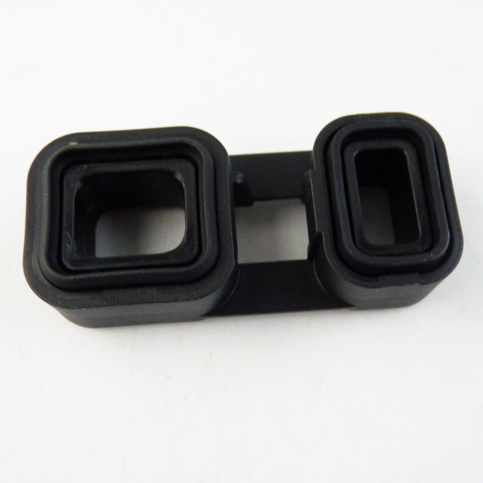 Suitable for BMW E60, E90, and E85 automatic Trans Seal adapter grommets for electromechanical valve bodies.
