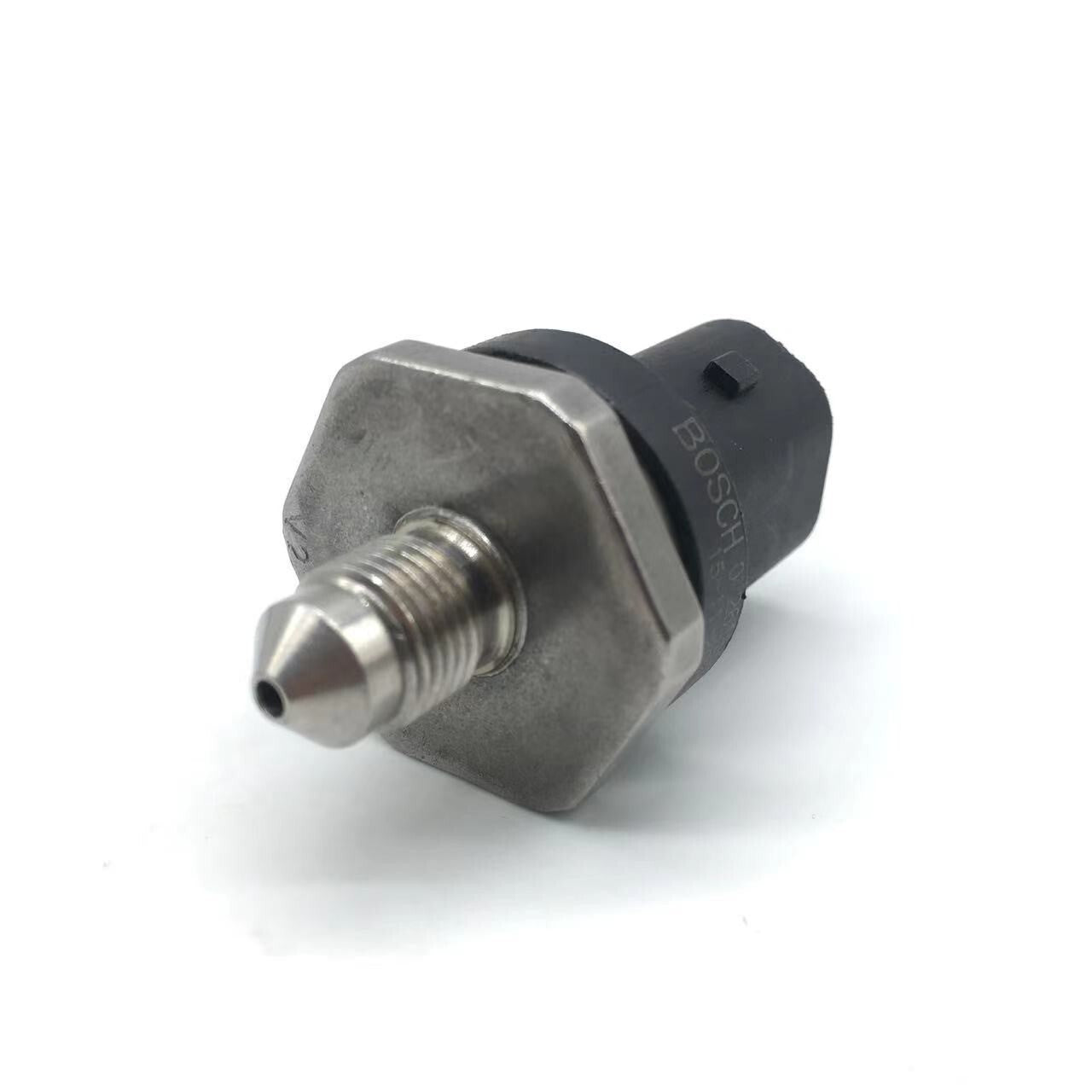 Fuel pressure sensor 0261545064 is suitable for Ford for Range Rover Evoque and for Volvo 2.0