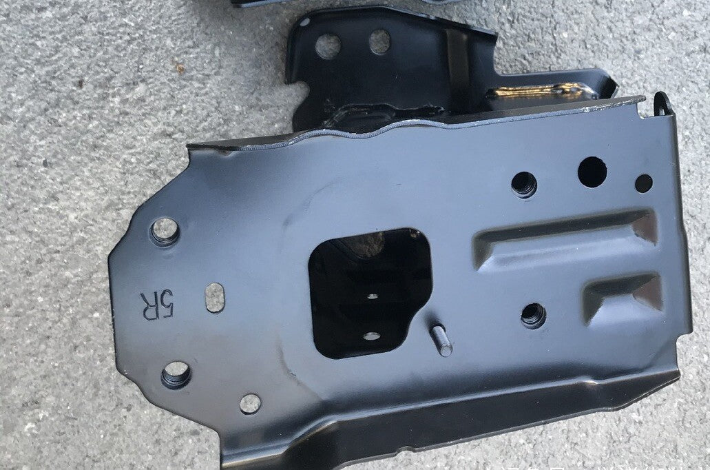 Front Side Member Bracket Sub-Assembly Right Hand 57013-12070 for Toyota for Corolla