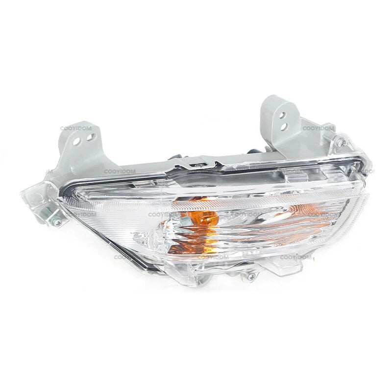 A pair of front turn signal daytime running lights are available for Mazda 3 Axela 2014 - 2016