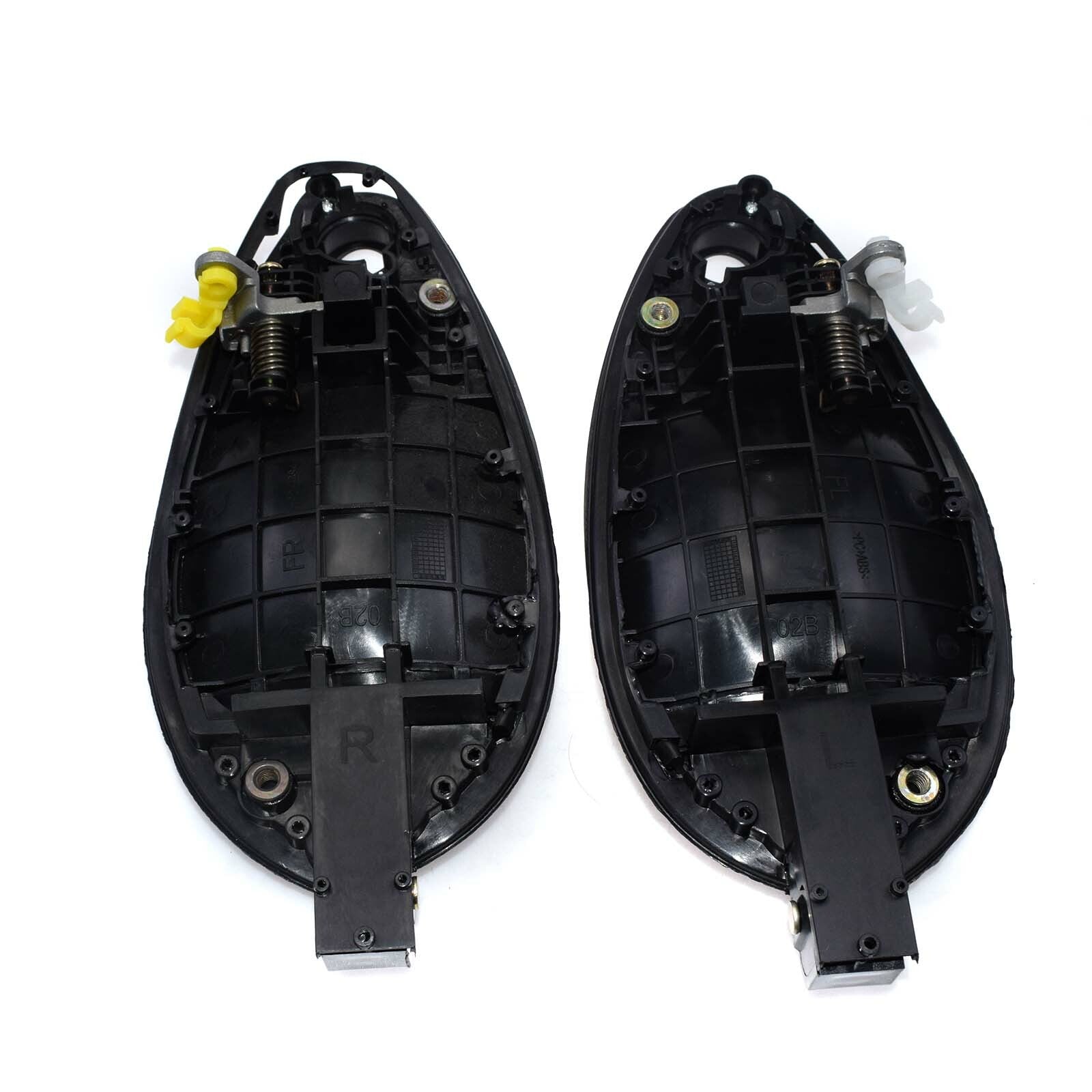 A pair of left outer door handles for Hyundai Tiburon 2003-2008
