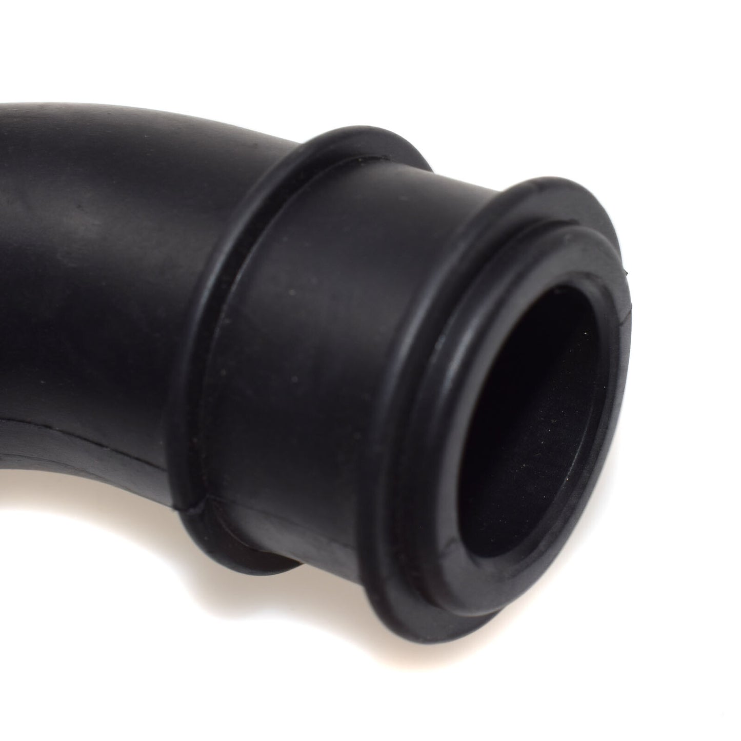 Suitable for Audi for A4 Quattro and for Volkswagen MTC. New elbow hose, air pump, check valve hose 058133785B