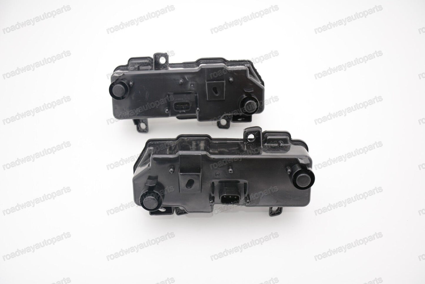 1Pair Driving LED Fog Light Daytime Running Lamp for Mitsubishi Pajero 2015-2016
