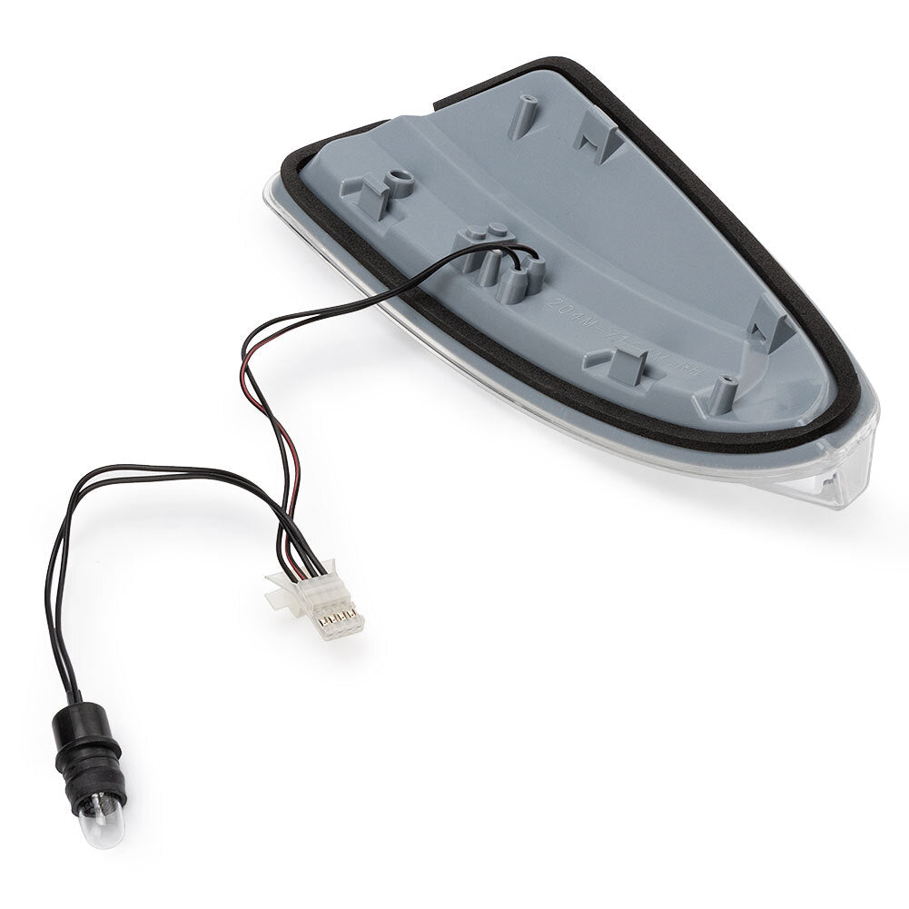 Mirror-finish turn signals are suitable for Mercedes-Benz GL320, GL350, GL450, GL550, and ML320.