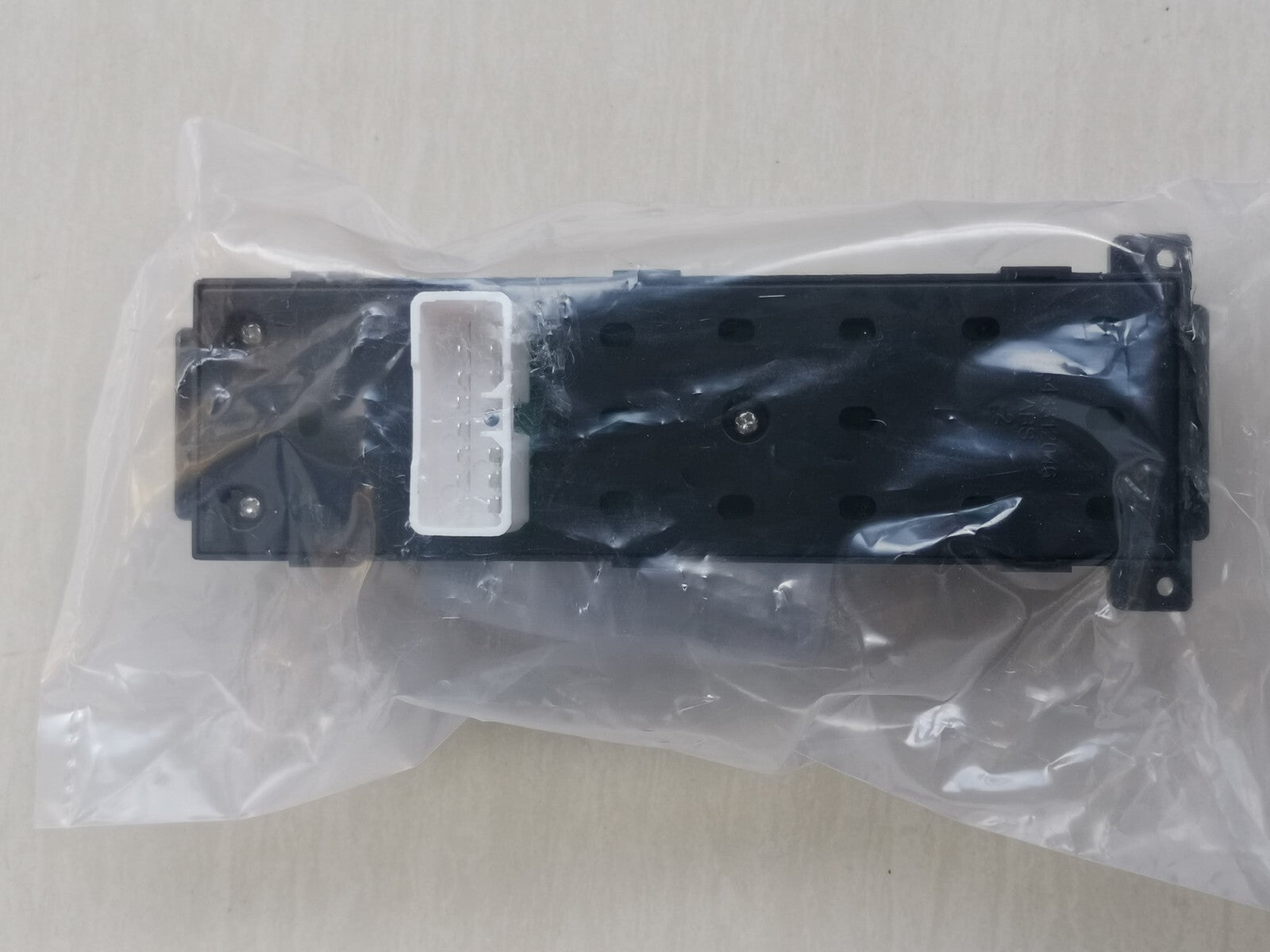 Left Master Power Window Switch 93570-2B730 for Hyundai Santa Fe CM 2007-2011