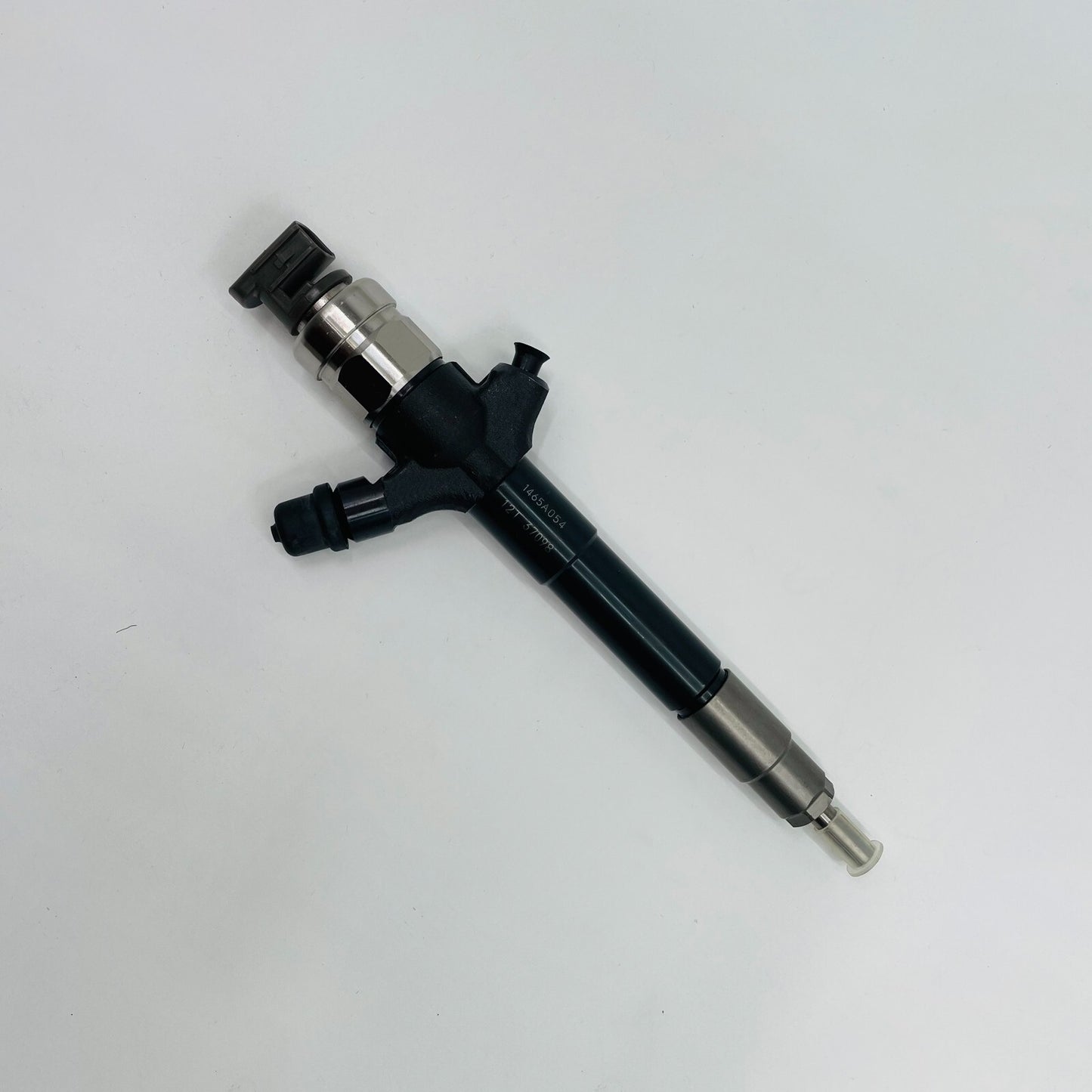 Common Rail Injector 095000-5760 1465A054 for Mitsubishi Pajero 4M41 Engine