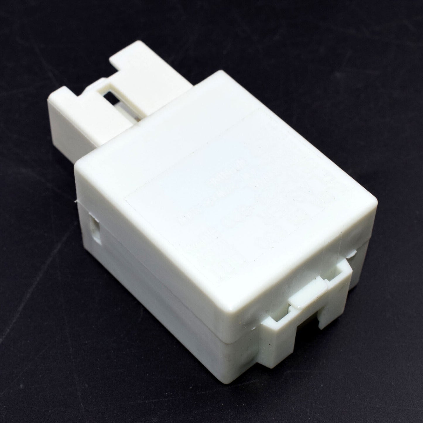 Fit for Mazda 6 MPV GJ6A66830 3211224320 New Hazard Warning Flasher Relay 1PCS