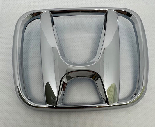 The front grille badge is applicable to for Honda Accord 2003-2007 and CR-V 2002-2011.