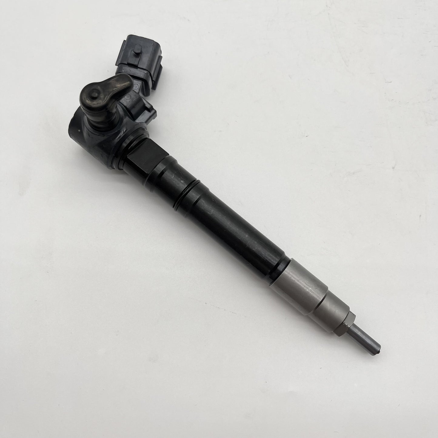 Diesel Fuel Injector 23670-35020 Common Rail Injector for Toyota Hilux Revo