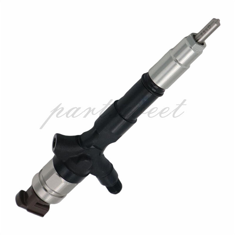 COMMON RAIL INJECTOR for TOYOTA 2KD-FTV HIACE TURBO 23670-30050 095000-5880