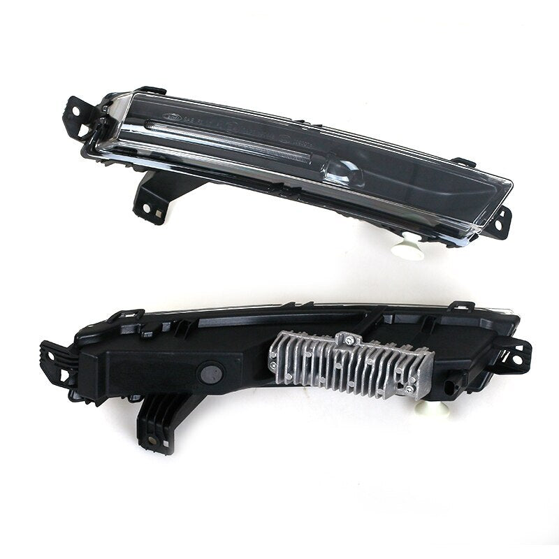 Daytime running lights are compatible with for Jaguar E/F-PACE and for Land Rover Discovery 5. (Universal)