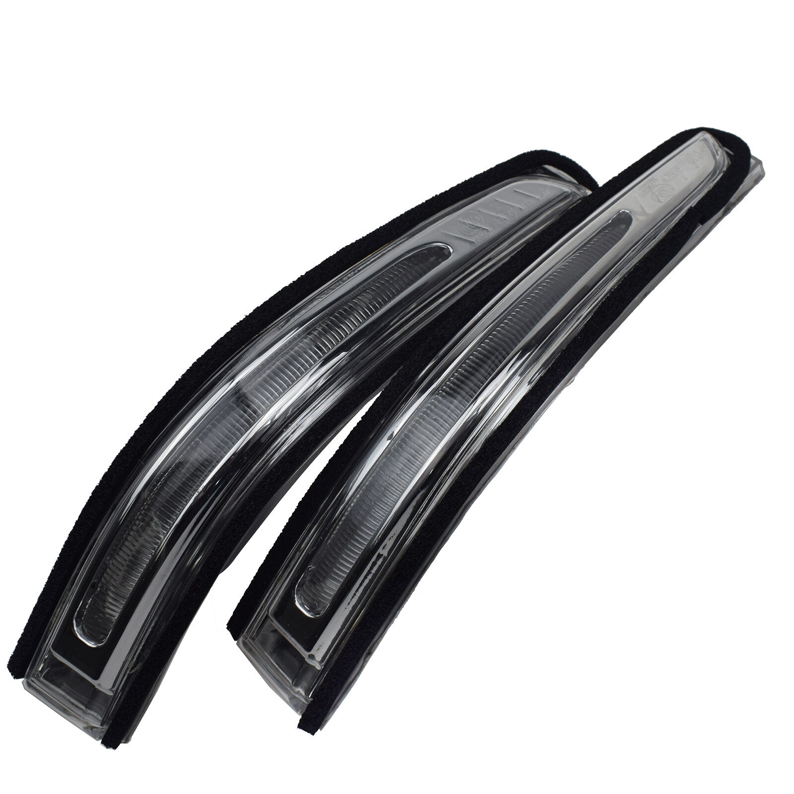 A pair of turn signals for left and right side mirrors suitable for Hyundai Santa Fe XL 2014 - 2017