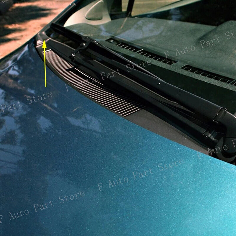 Black front LH+RH mudguards and side mudguards 53867-52090, suitable for 2012-2014 for Toyota Aris.