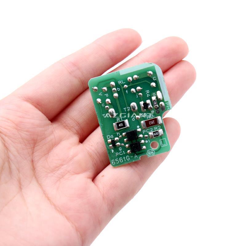 The PCB board for the folding motor of the outer-side reversing mirror is suitable for Toyota Sequoia 2001-2007.