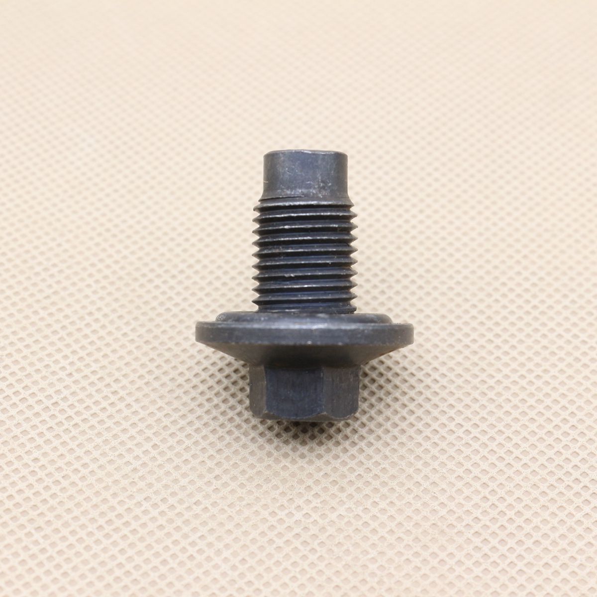Engine oil pan pump drain plug 97JM-6730-BA is suitable for Ford Focus Mondeo S-Max C-Max.