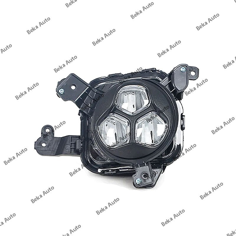 1 LED fog light for the right front bumper of a 2.0L for Kia K5 Optima (2015, 2016, 2017, 2018).