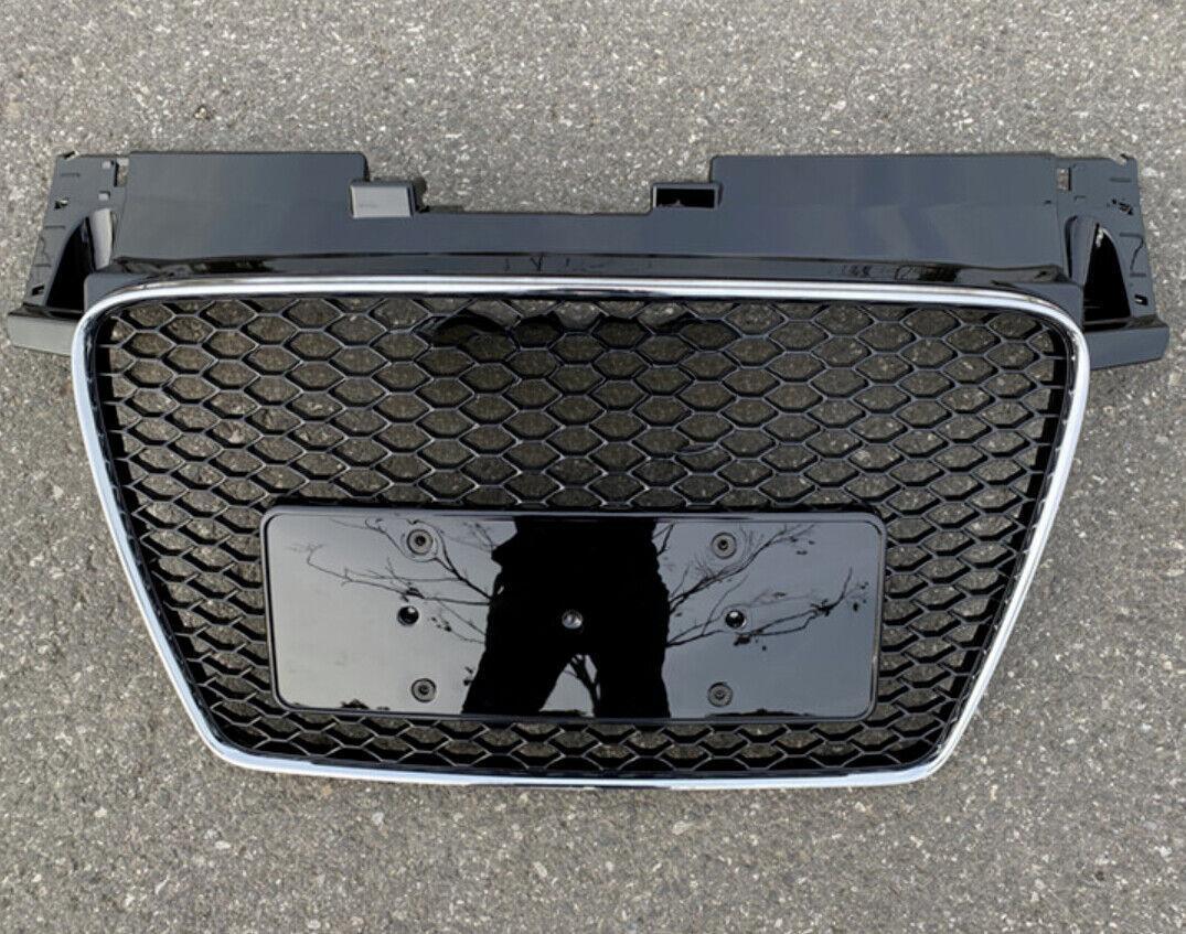 Black honeycomb grille on the front bumper is suitable for Audi TT TTRS 8J 2008-2014.