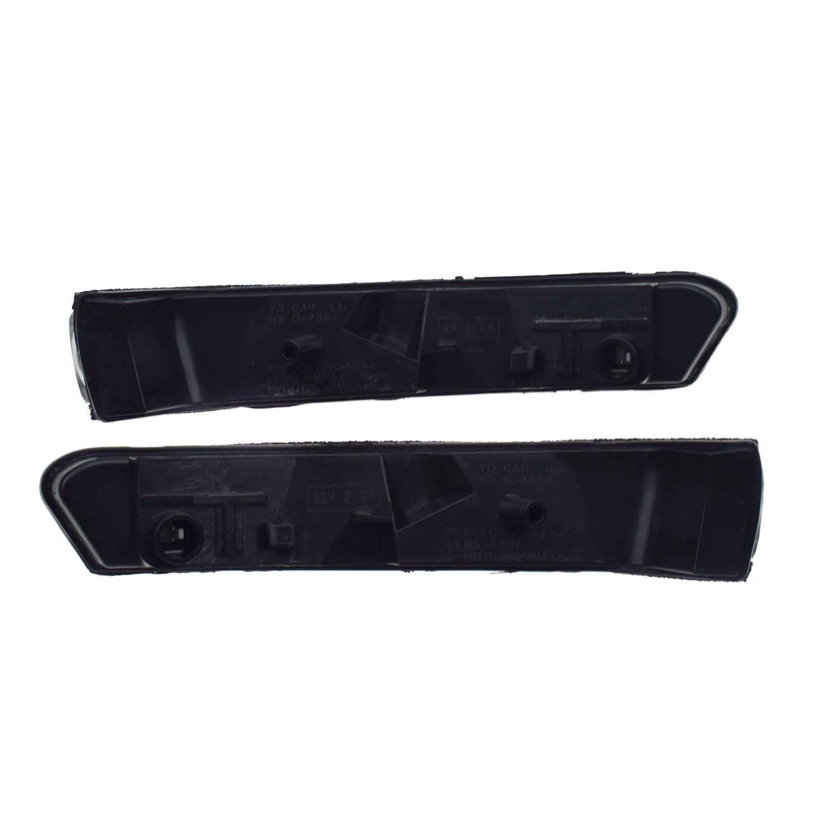 A pair of turn signals for the left and right side view mirrors are applicable to the for Kia Forte 2014-2018.