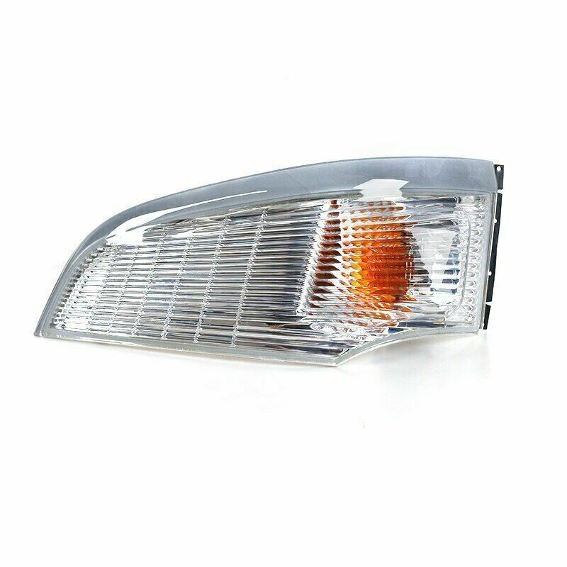 Front strobe indicator light for Mitsubishi Canter V models 2005-2012