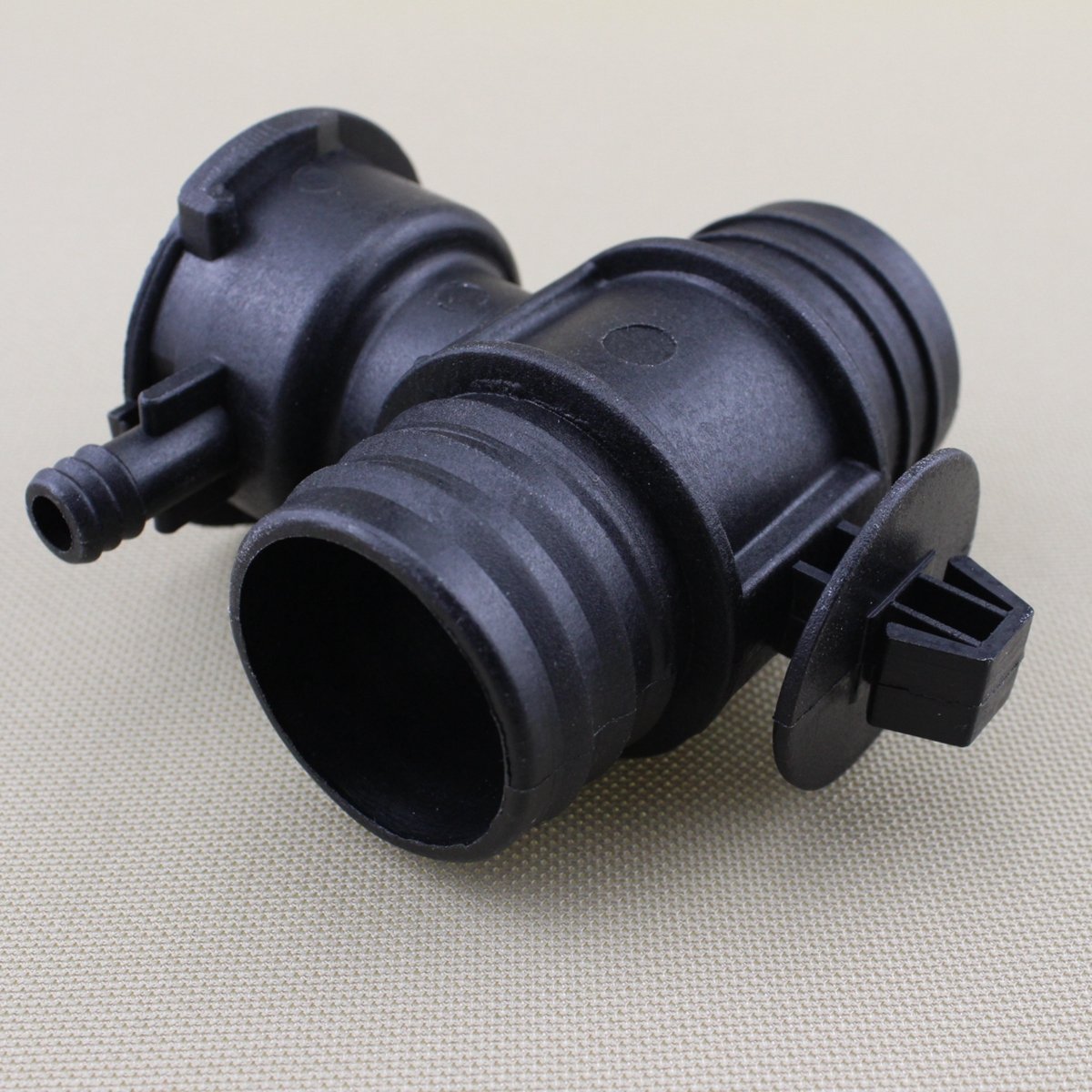 Suitable for 00-04 for Dodge Dakota 4.7L-V8 Radiator Coolant Hose - Molded Coolant Hose Upper Part - new