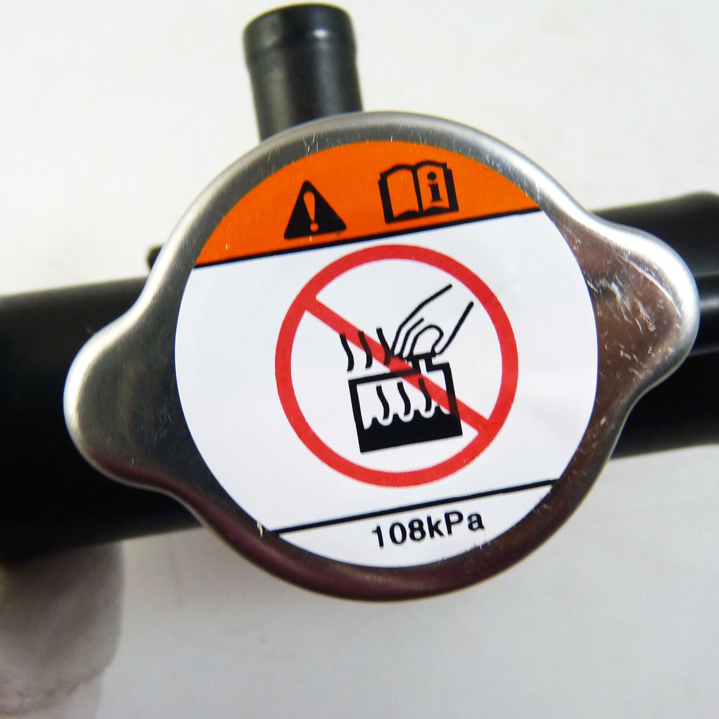1350A015 Radiator Coolant Filler Neck with Cap, Suitable for Mitsubishi Lancer 08-15