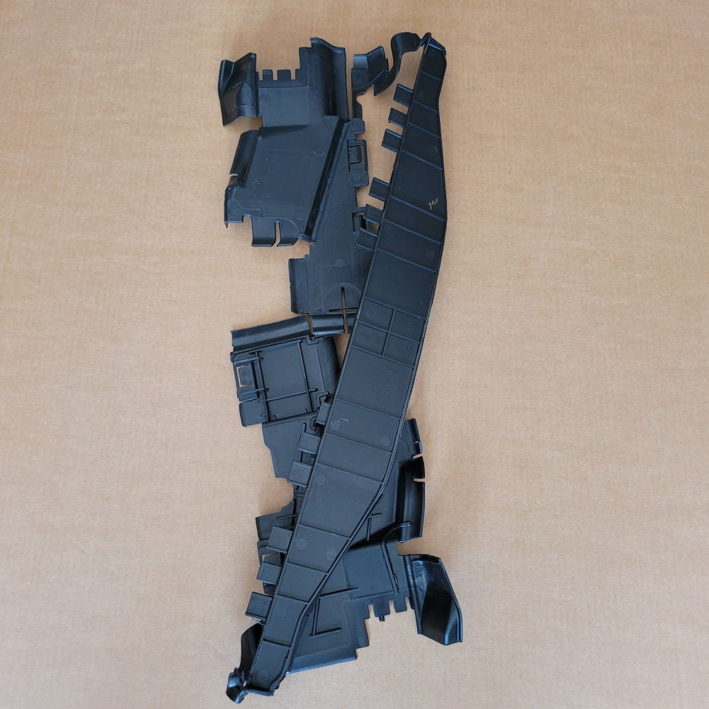 Front radiator cooling fan baffle suitable for Mercedes e350 2012 - 2016