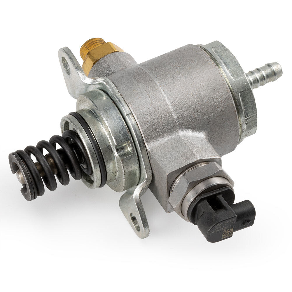 One high-pressure fuel pump (06J127025G) suitable for VW GTI, for Audi for A4 , for A5 , Q3, Q5 2.0T.