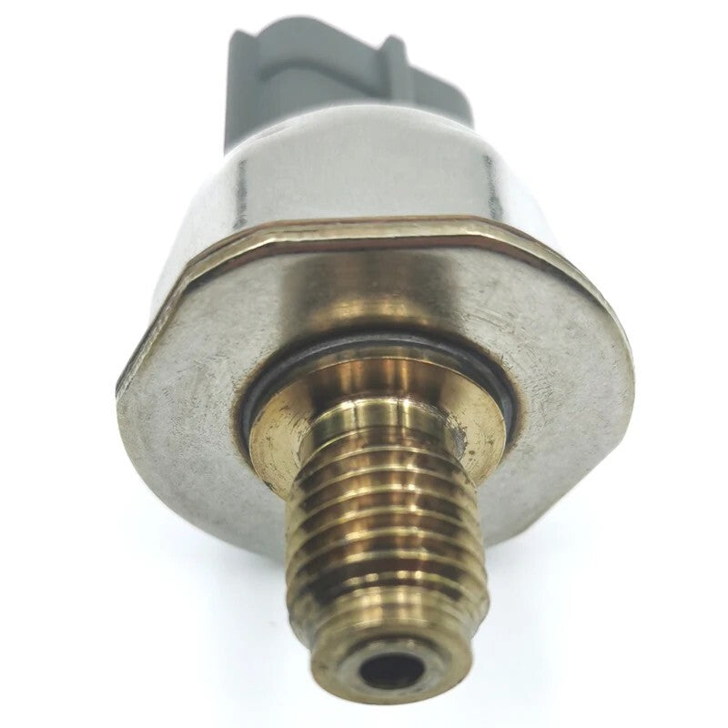 The oil pressure sensor is suitable for Nissan Navara D40 Pathfinder 45PP3-4 1465A034A 1465A034
