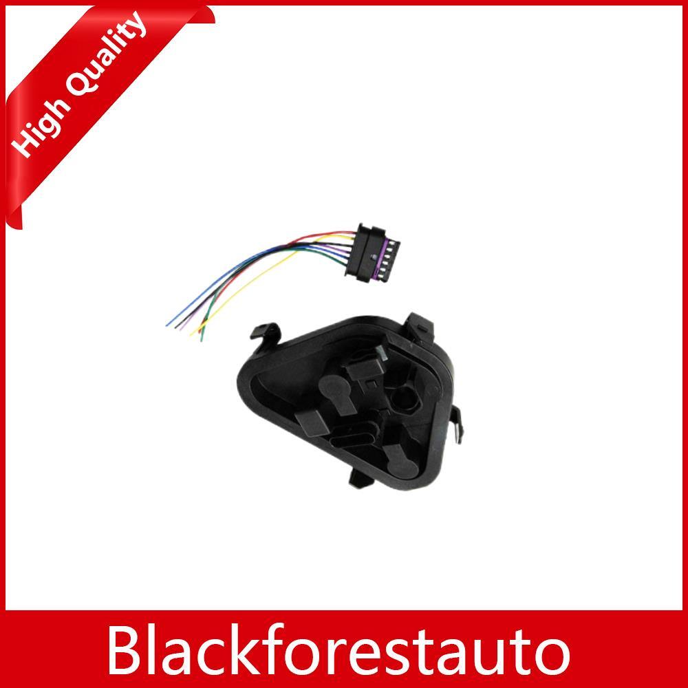 Left Side Outer Rear Bulb Socket Tail Light for BMW 320i 328i 335i M3 2012-2015