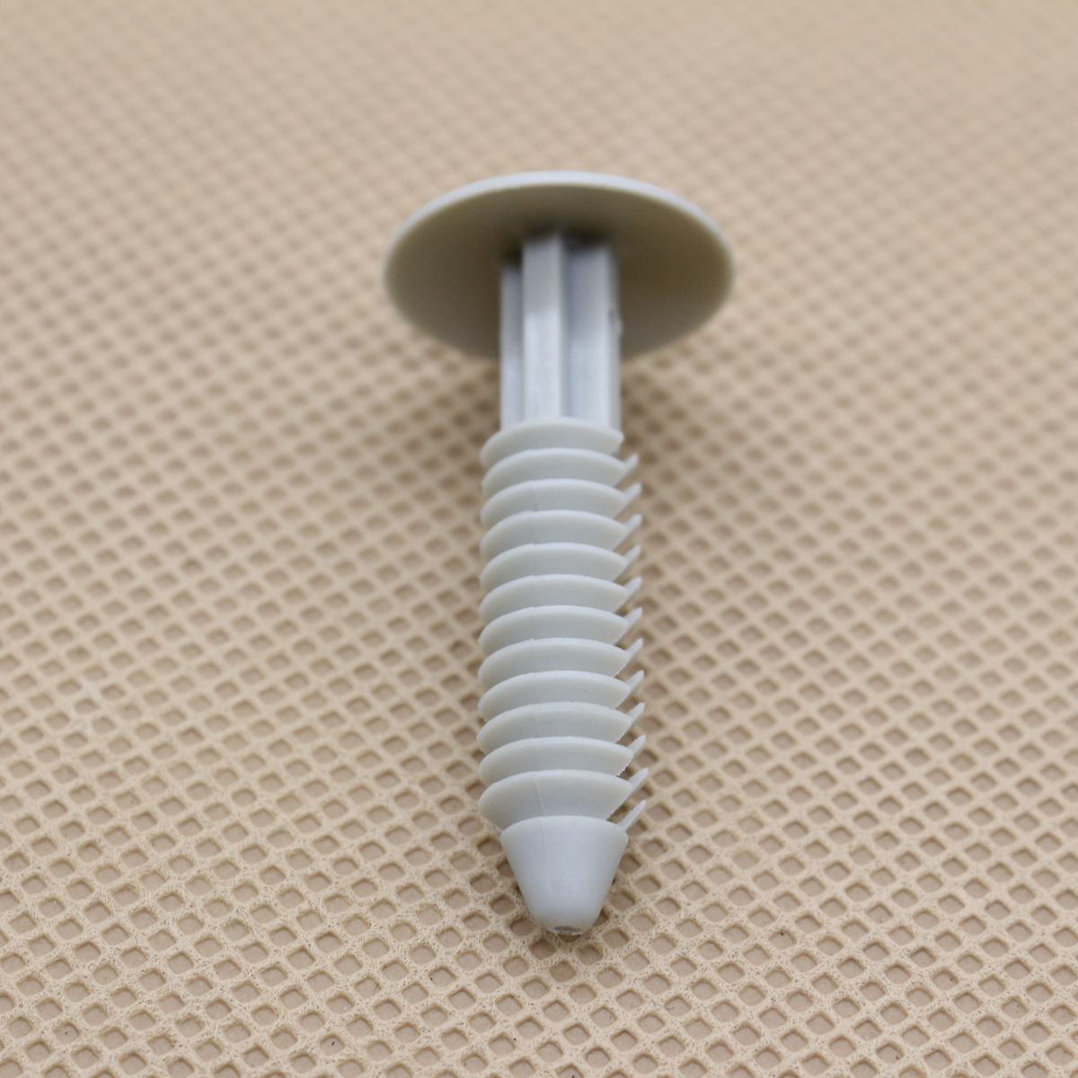 New 25Pcs Wheel Opening Moulding Clips Gray for Ford W705955-S300