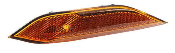 One pair of front L+R side marker lights and turn signals are suitable for Porsche for Cayenne 92A 3.6L