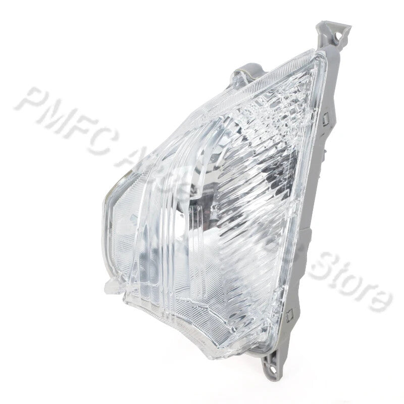 Left fog light, side corner light, turn signal light applicable to for Toyota Prius C 2015 - 2016
