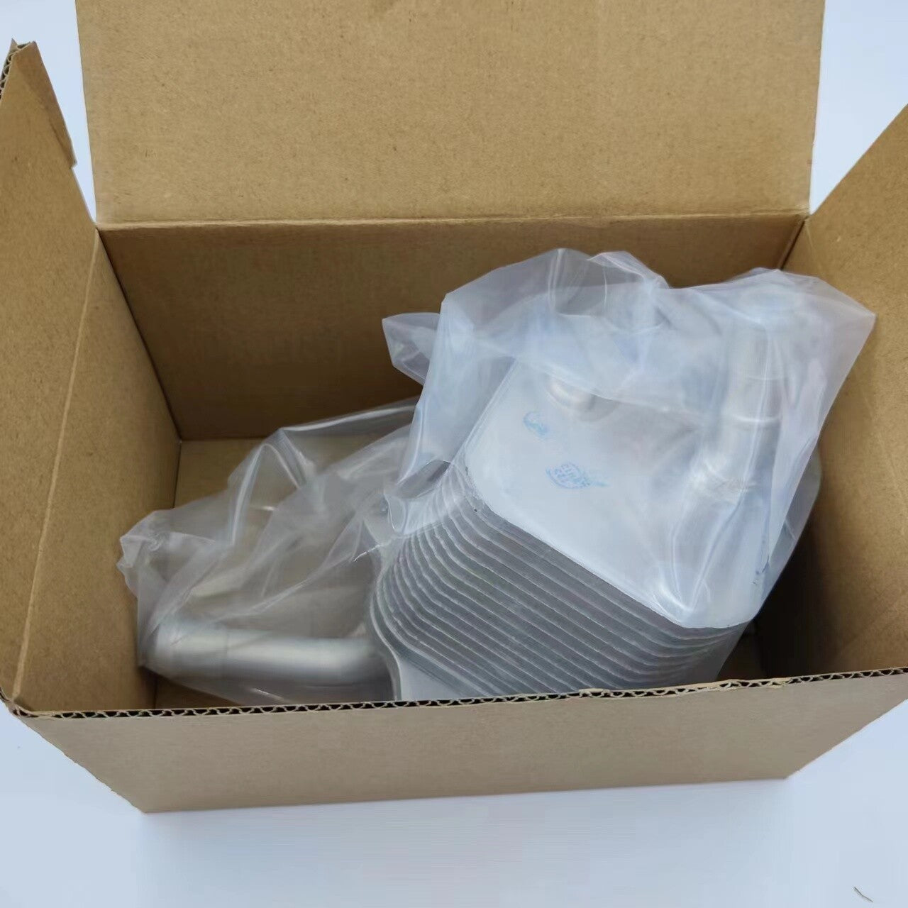 Engine oil cooler Asy 15071-0E010 150710E010 is suitable for Toyota Hilux Revo 1GD 2GD