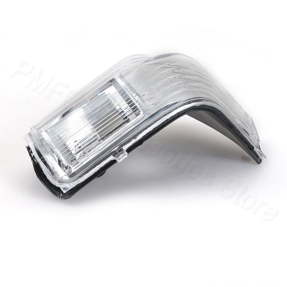 A pair of front mirror turn signals are compatible with for Volkswagen Crafter models from 2006 to 2017.