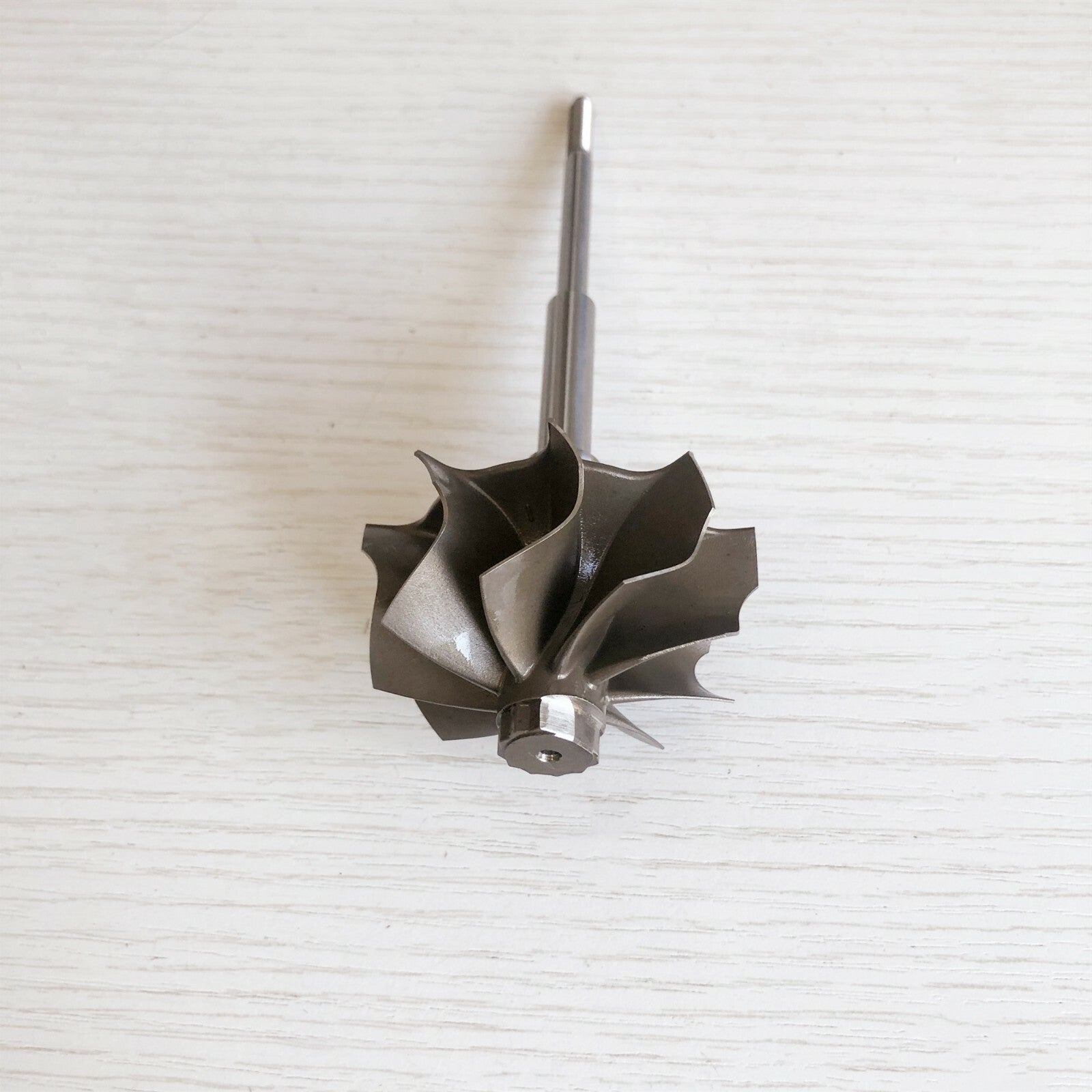 B03 Reverse 51/57 mm 108 mm Shaft Length Turbine Shaft Wheel/Turbine Wheel Suitable for N55