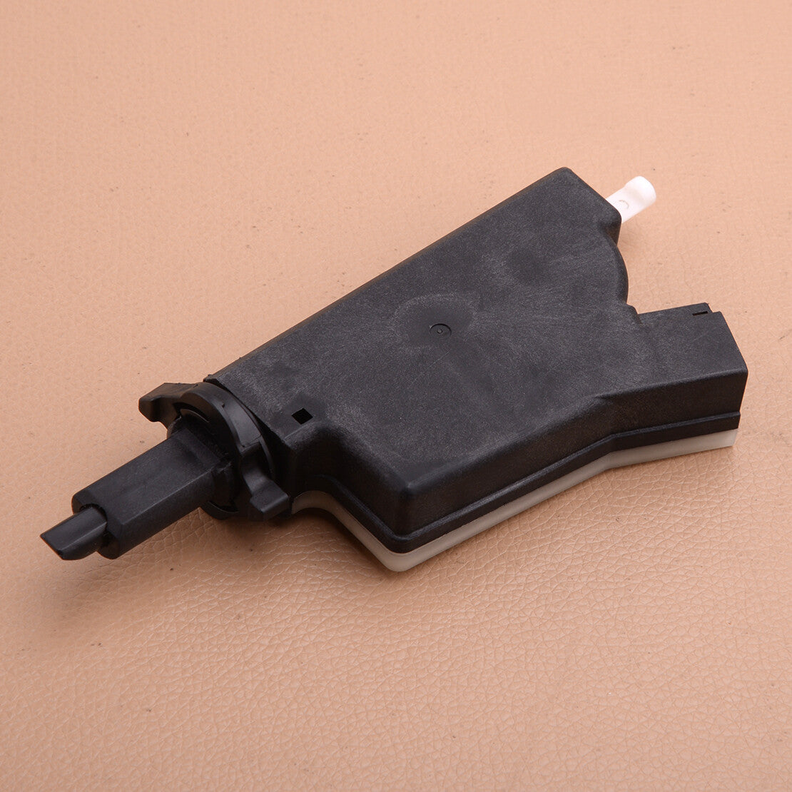 Fuel Door Lock Latch Actuator fit for Nissan 350Z 2003-08 OEM 78850-CD06B