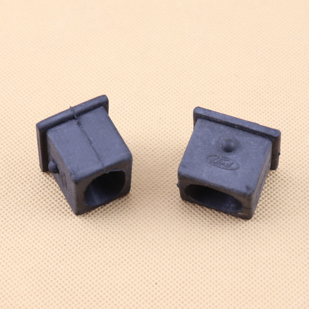 2 new Radiator Insulators LR007399 for Land Rover for Range Rover Evoque 2.0L
