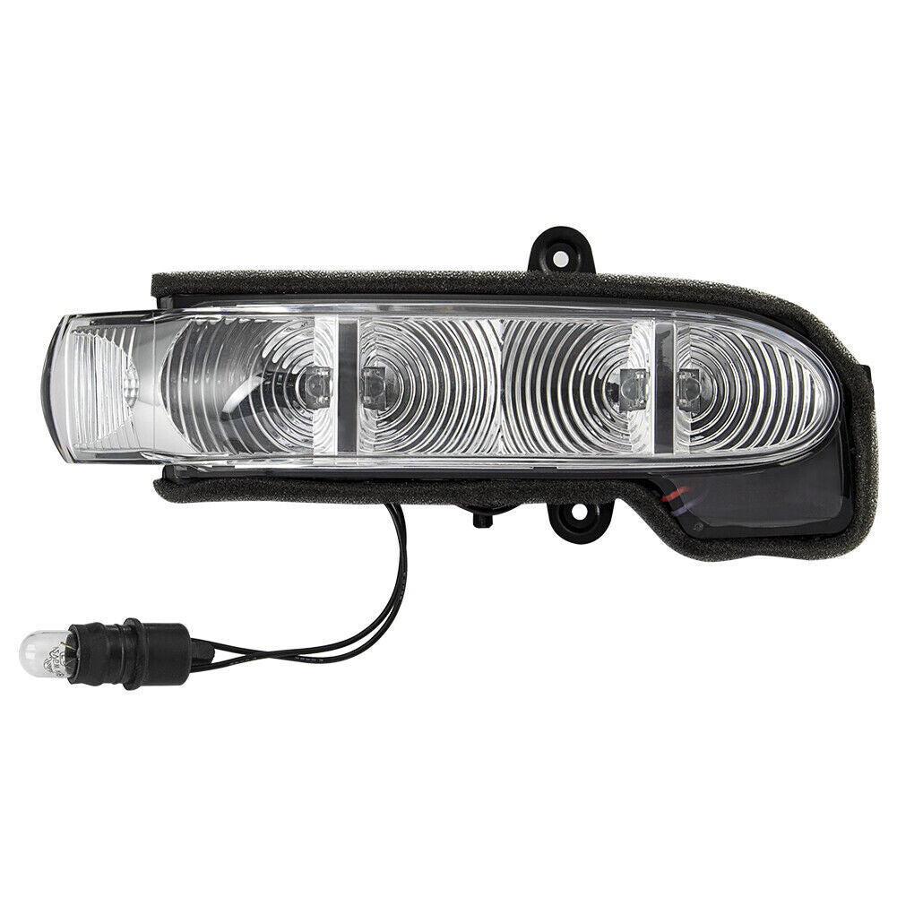 The right-side turn signal light applies to for Mercedes-Benz W211, S211, W463, and W461 models from 2002 to 2007.