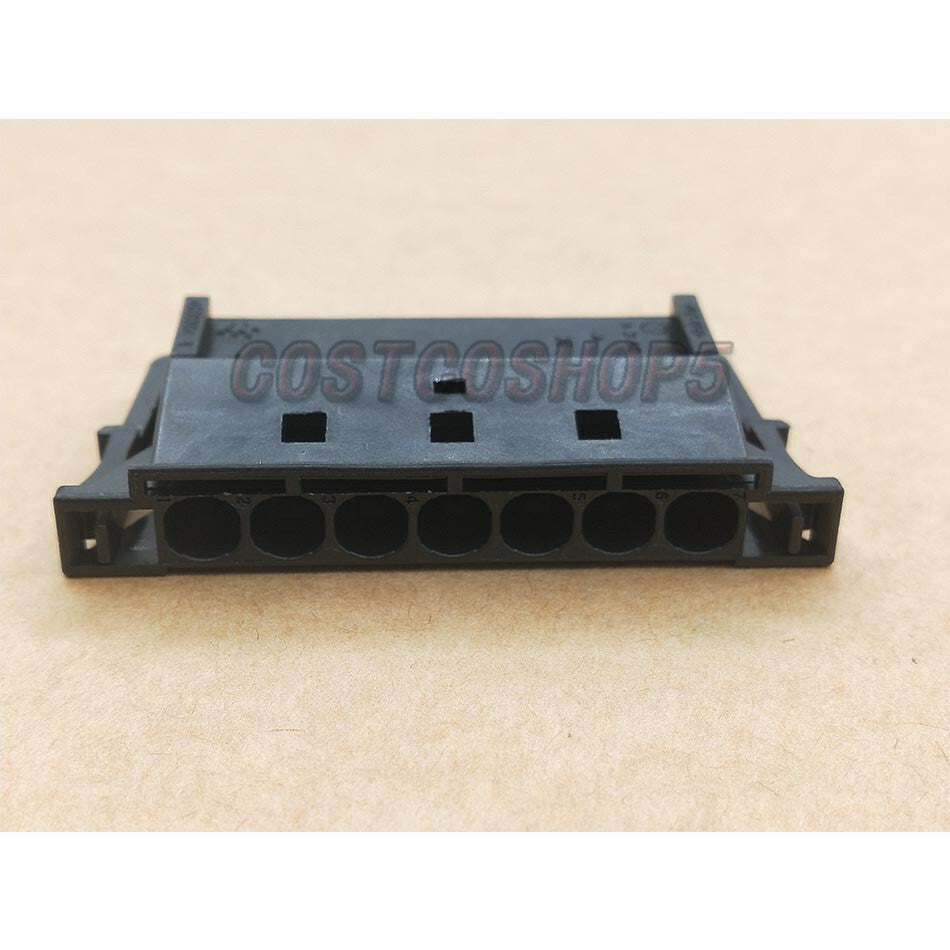 7-Pin Connector Plug Socket Connector + 7 Pins for Mercedes W204 W211 C200 C230