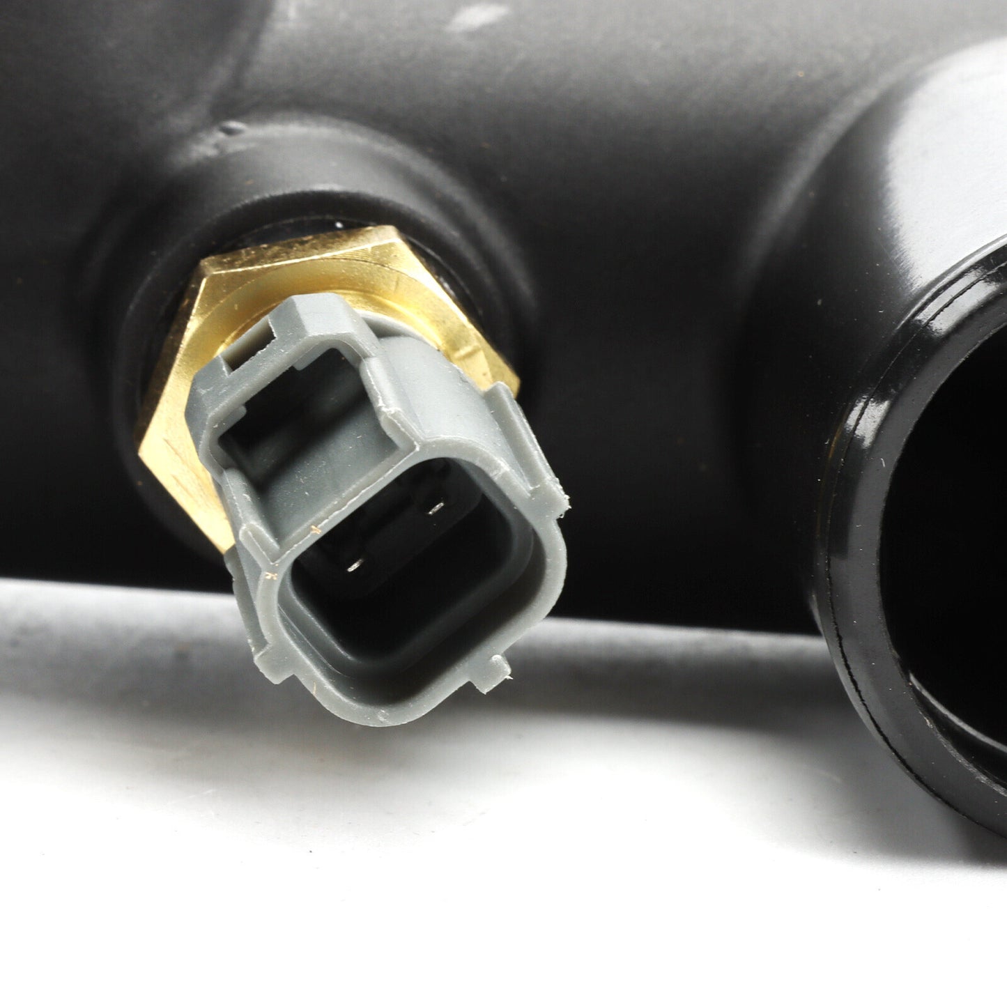 1PC for Jaguar XK8 XJR XJ8 4.0L Thermostat Cover Outlet Pipe w/Sensor LNA1600AA