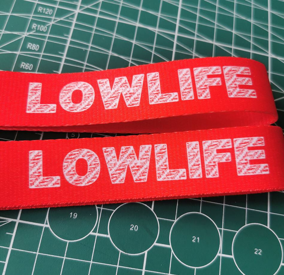 Car keychain/key ring with lanyard, car accessories, Lolita, red, suitable for Nissan .