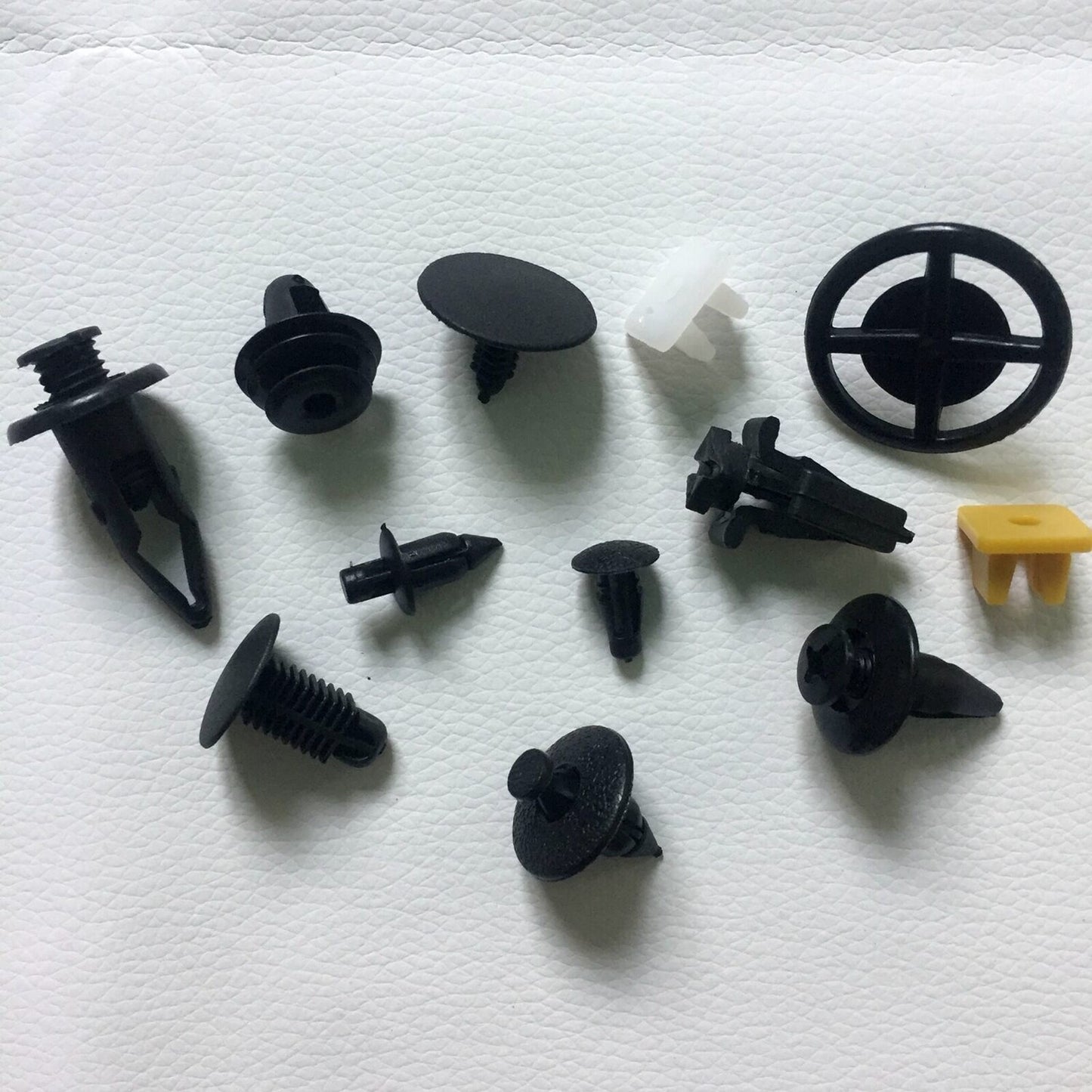 250pcs Car Body Push Pin Rivet Clips Retainer Fastener Assortment for Nissan