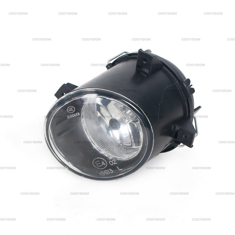 The right front bumper fog light indicator light is applicable to for Chery Tiggo5 3 5X 3X 7 (2014-2018).