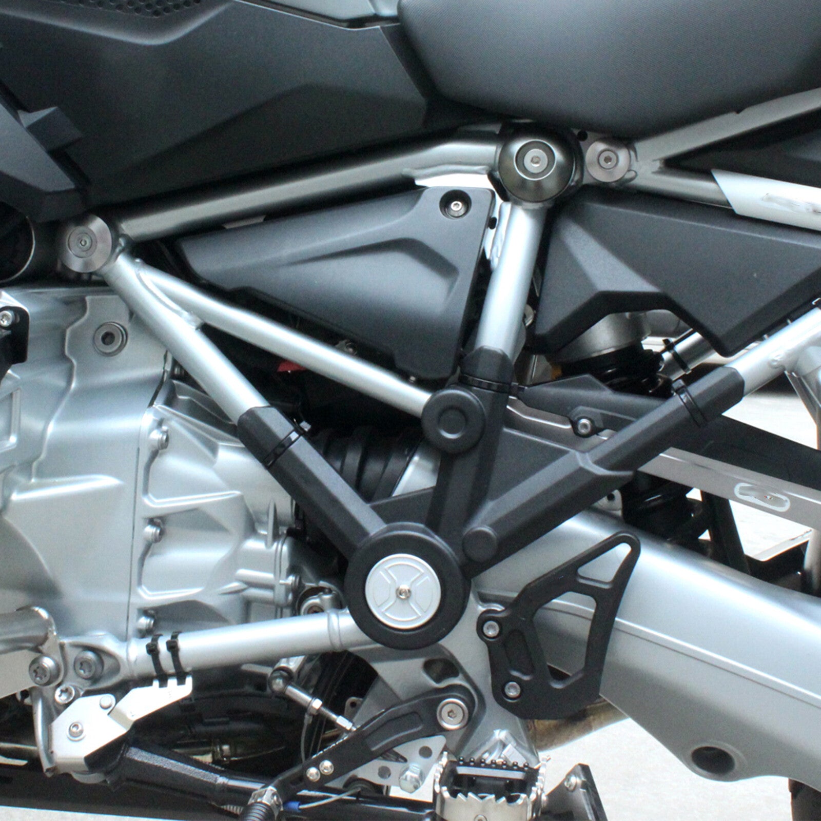 Side panel protector for BMW R1200GS LC/ADV and R1250GS/ADV - Black protective cover